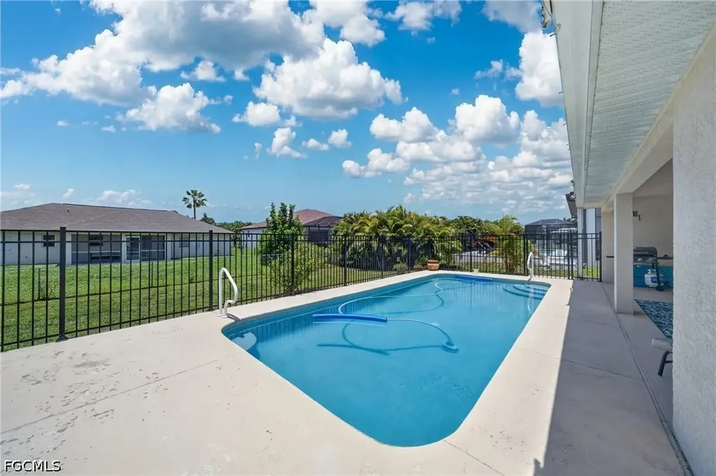 2613 SW 27th Street Cape Coral FL 33914