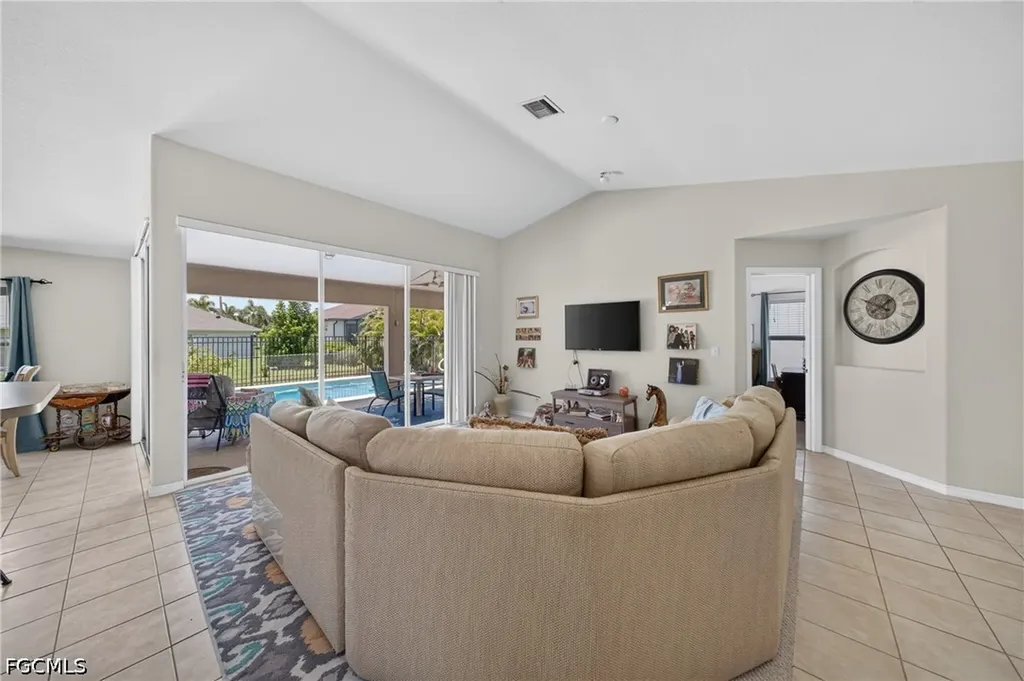 2613 SW 27th Street Cape Coral FL 33914