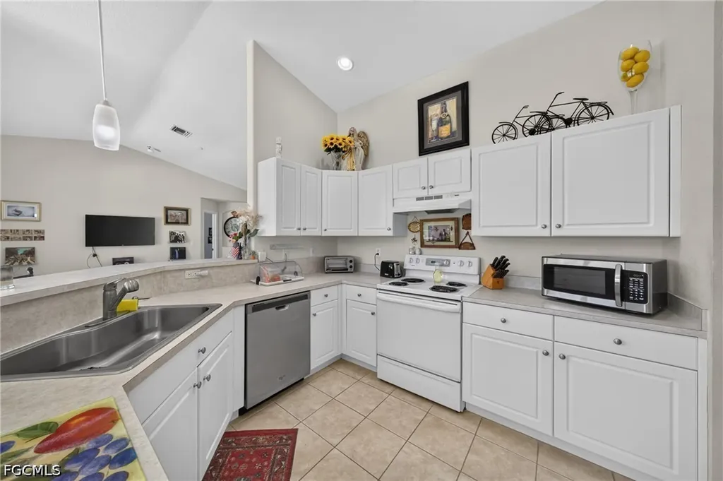 2613 SW 27th Street Cape Coral FL 33914