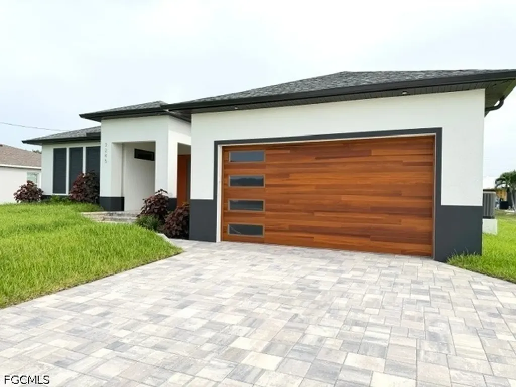 3245 Gulfstream Parkway Cape Coral FL 33993