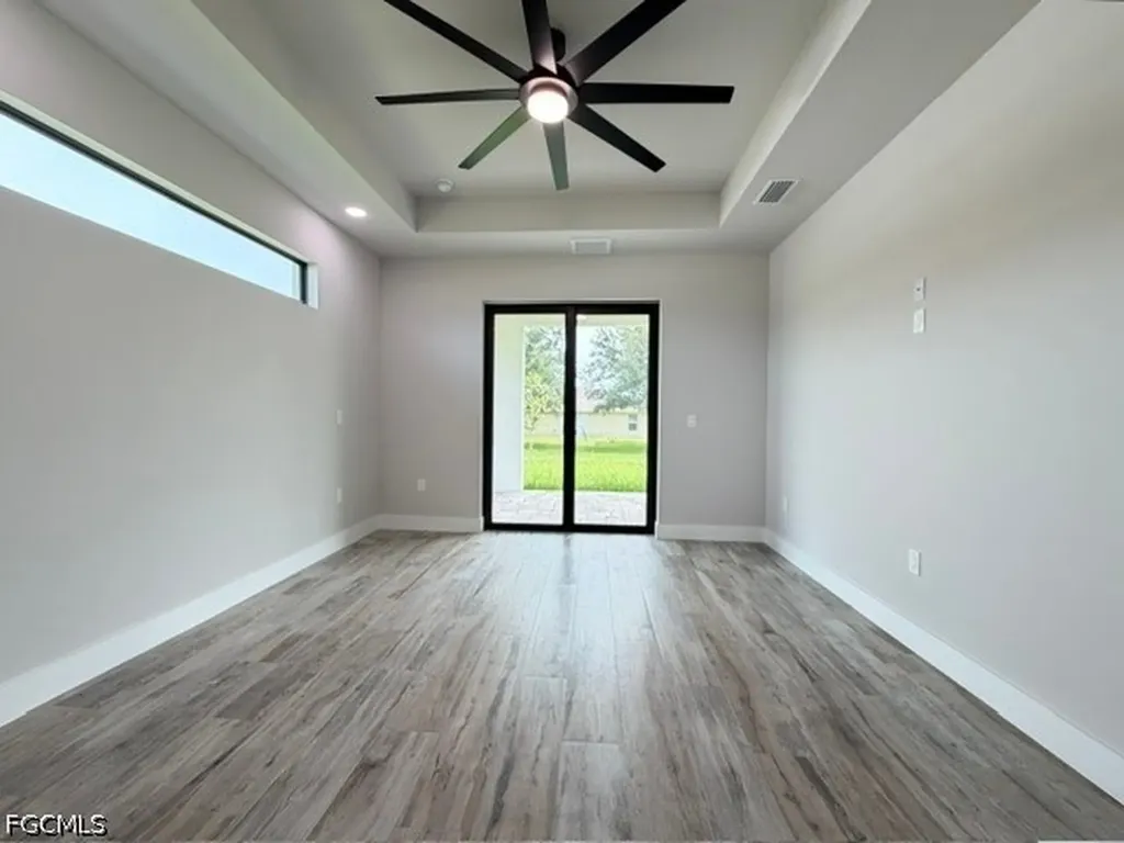3245 Gulfstream Parkway Cape Coral FL 33993