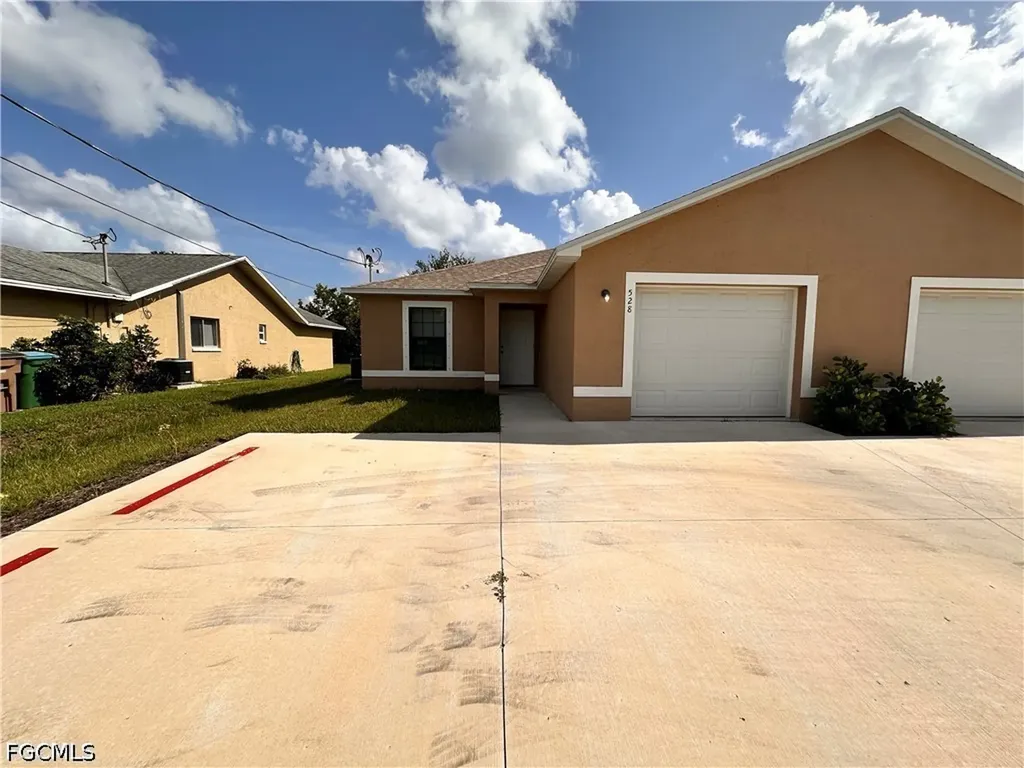 526-528 SE 4th Terrace Cape Coral FL 33990