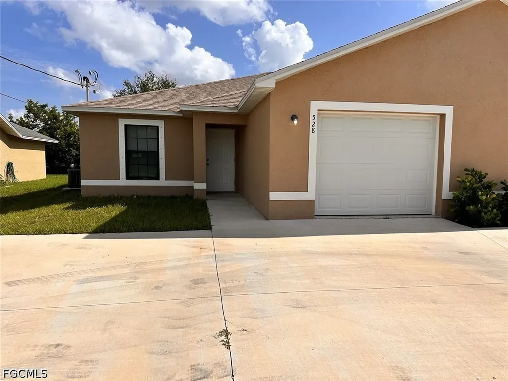 526-528 SE 4th Terrace Cape Coral FL 33990