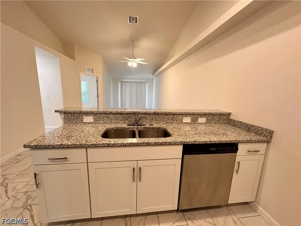 526-528 SE 4th Terrace Cape Coral FL 33990