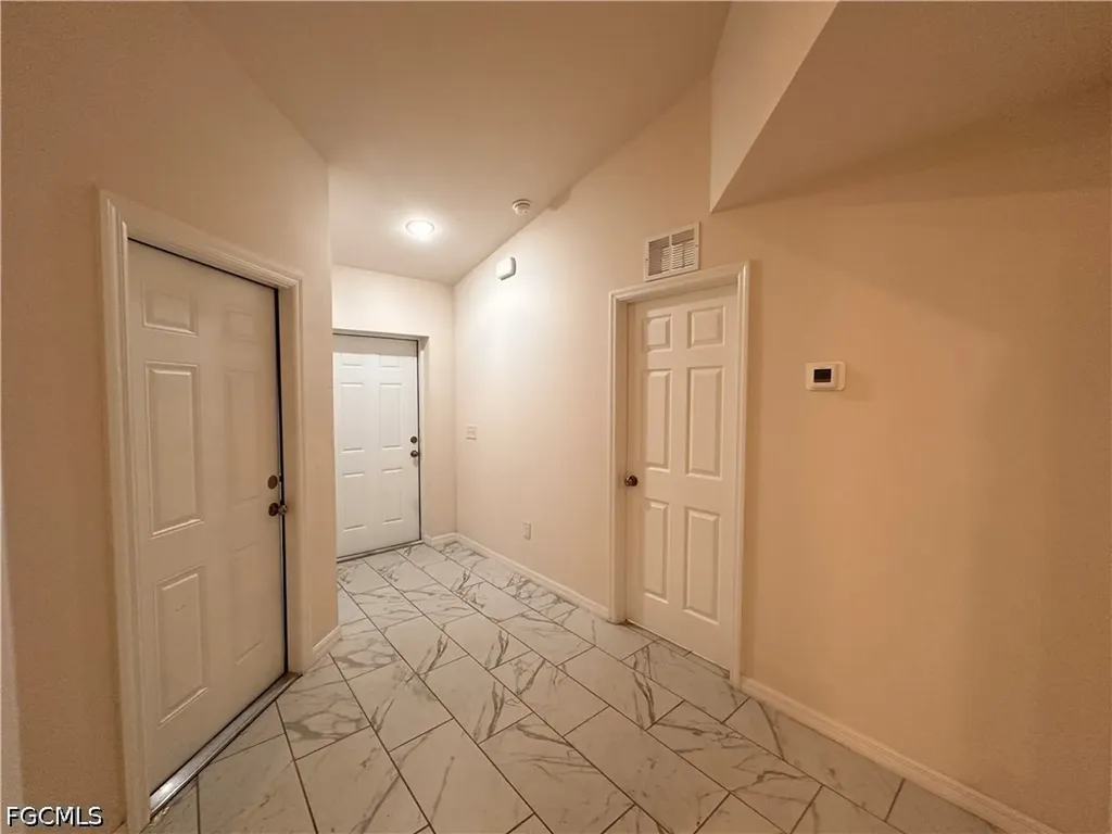 526-528 SE 4th Terrace Cape Coral FL 33990