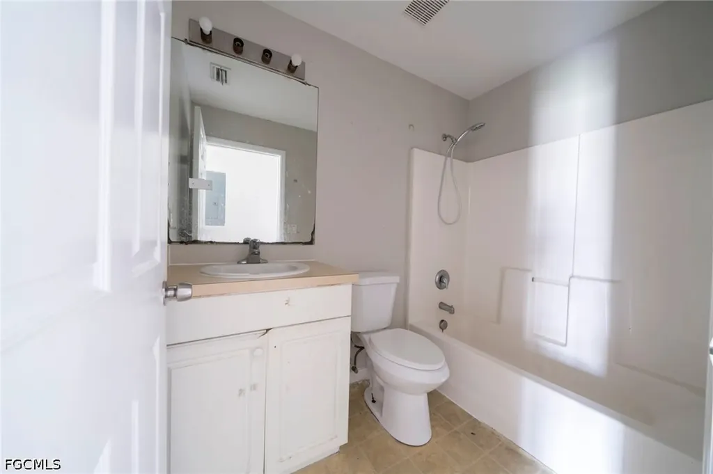 5520 5th Avenue Fort Myers FL 33907