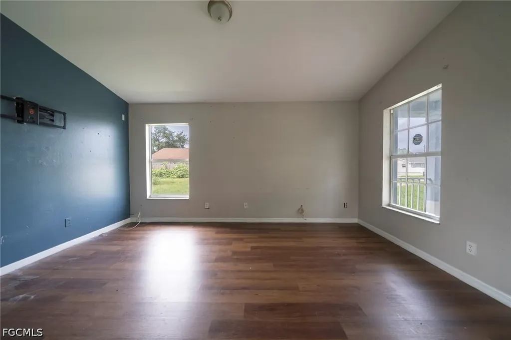 5520 5th Avenue Fort Myers FL 33907