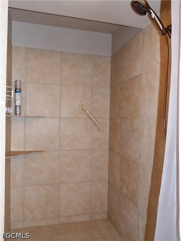 1120 SE 33 Terrace Cape Coral FL 33904