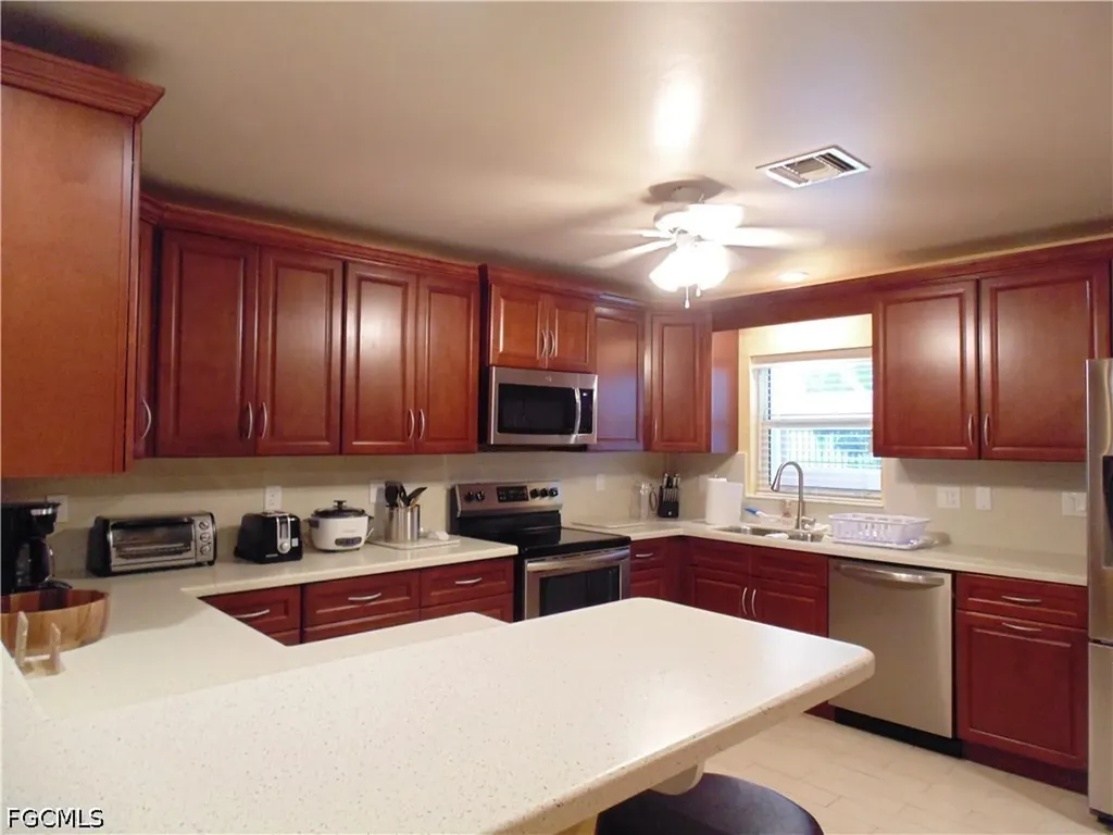 1120 SE 33 Terrace Cape Coral FL 33904