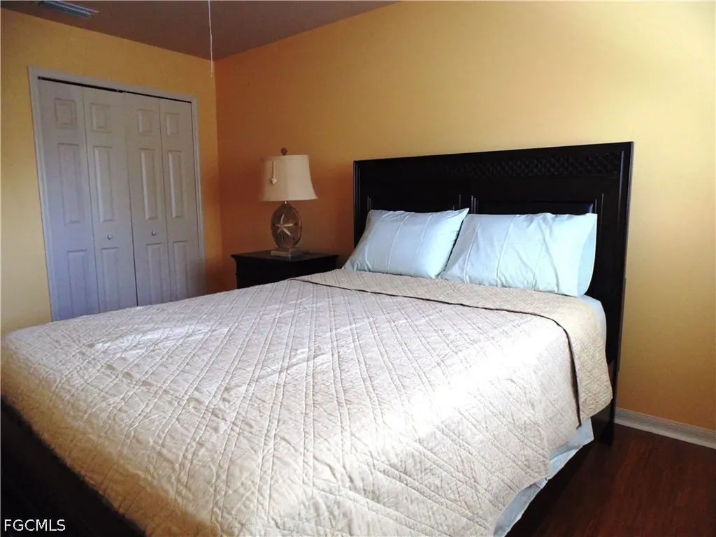 1120 SE 33 Terrace Cape Coral FL 33904