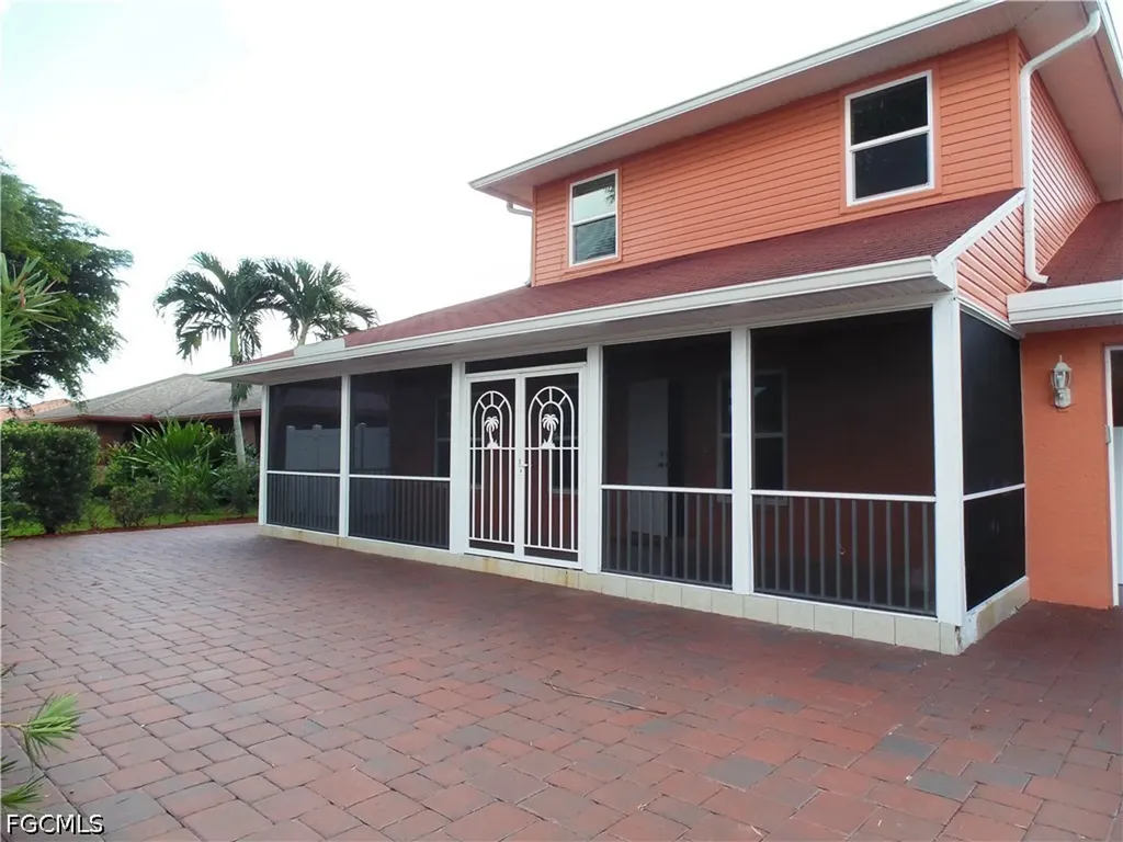 1120 SE 33 Terrace Cape Coral FL 33904