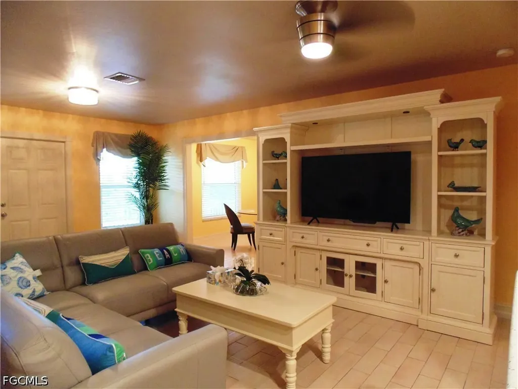 1120 SE 33 Terrace Cape Coral FL 33904