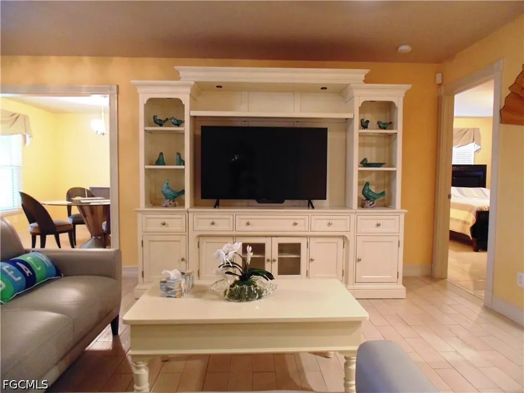 1120 SE 33 Terrace Cape Coral FL 33904