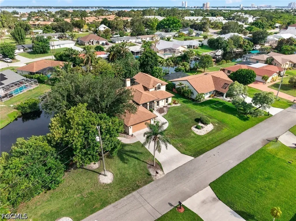 6090 Anchorline Court North Fort Myers FL 33917