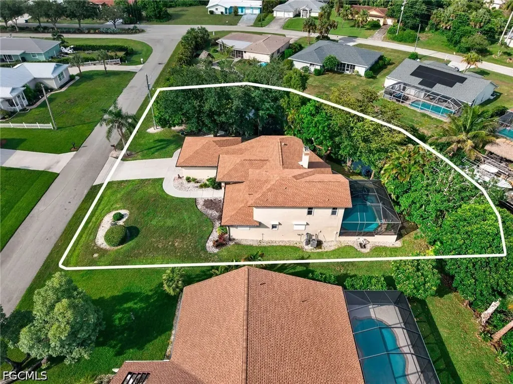 6090 Anchorline Court North Fort Myers FL 33917