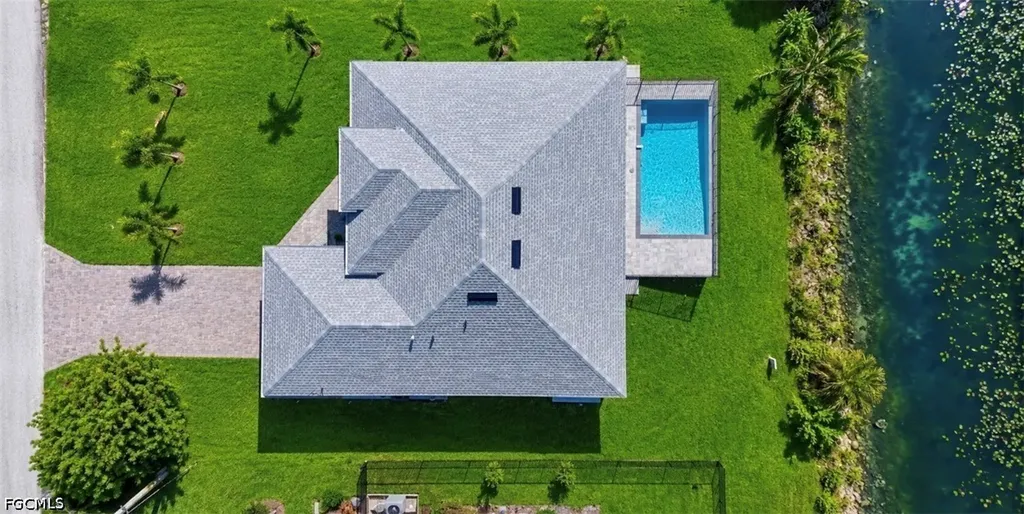 6 NW 9th Street Cape Coral FL 33993