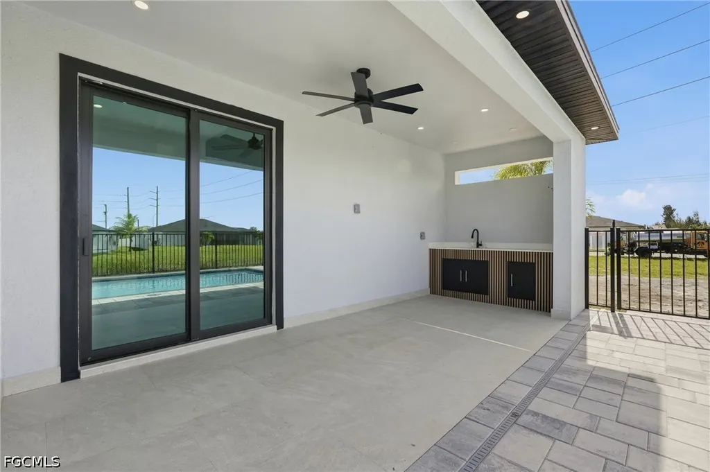 6 NW 9th Street Cape Coral FL 33993