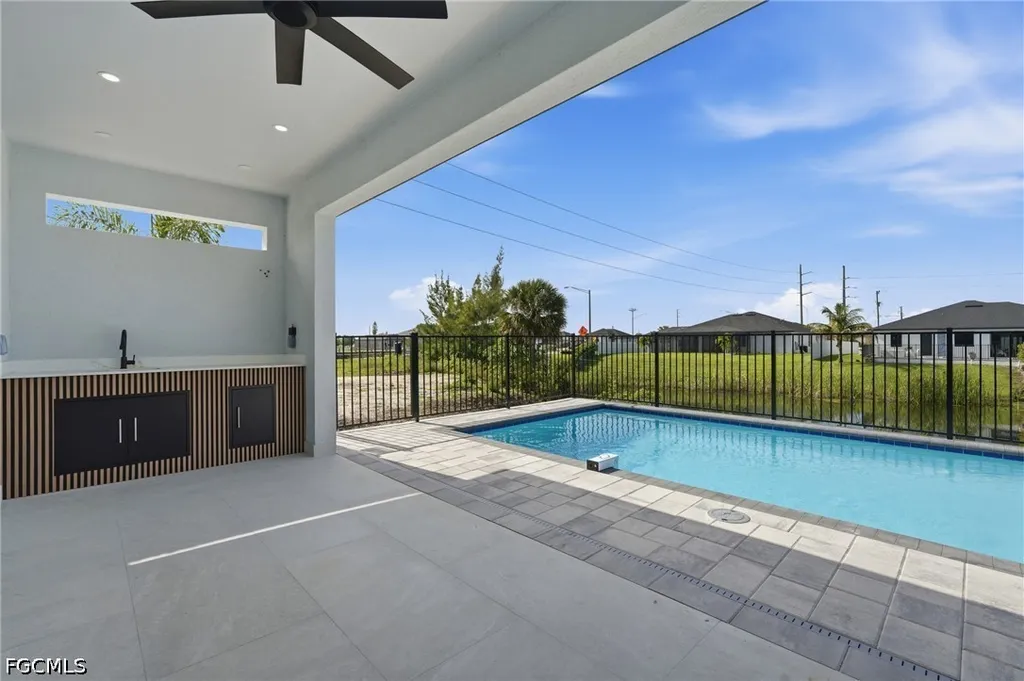 6 NW 9th Street Cape Coral FL 33993