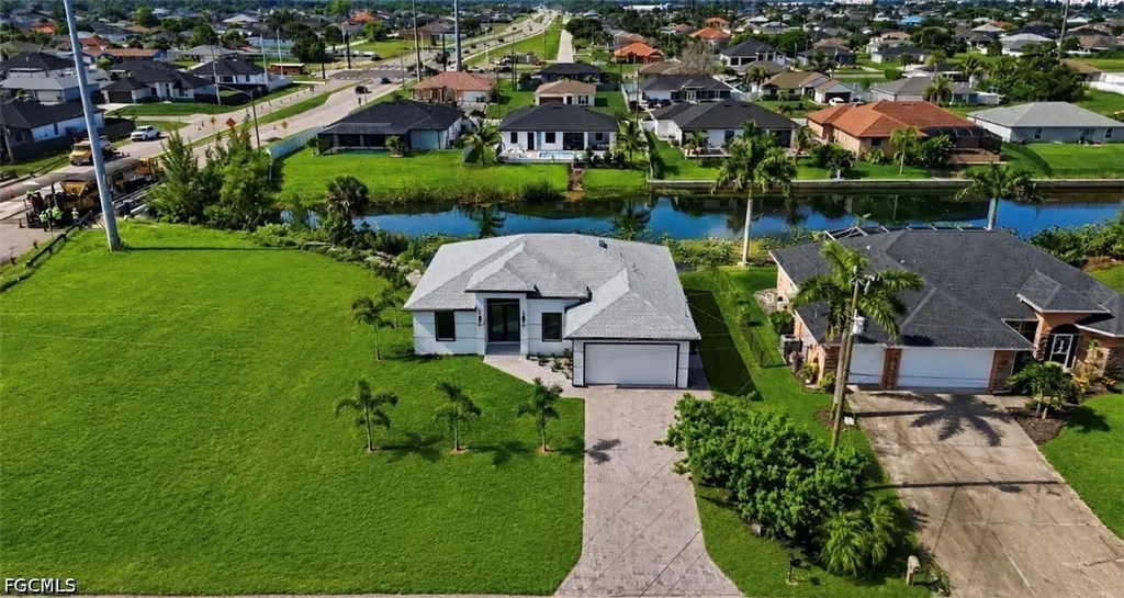 6 NW 9th Street Cape Coral FL 33993