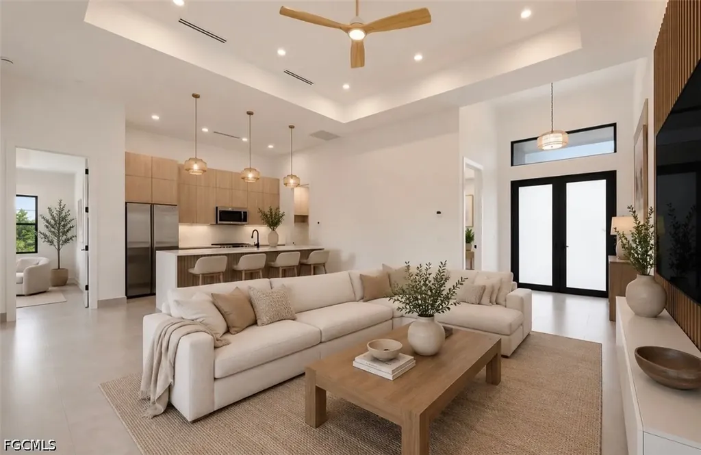 6 NW 9th Street Cape Coral FL 33993