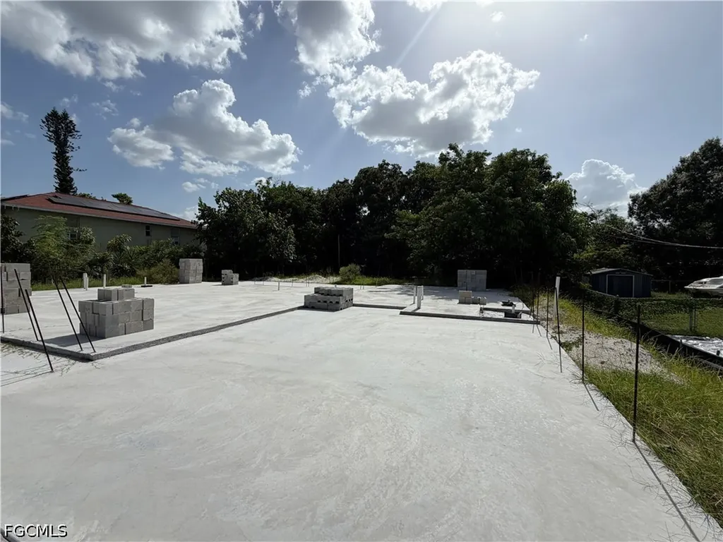 382 Melody Court Fort Myers FL 33916