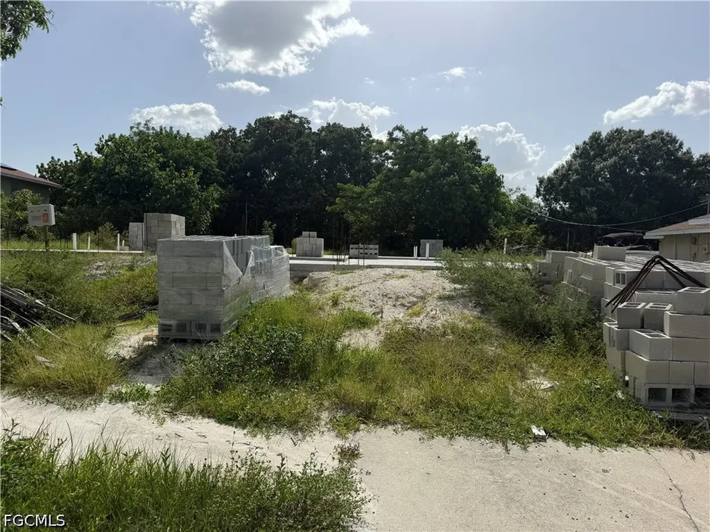 382 Melody Court Fort Myers FL 33916
