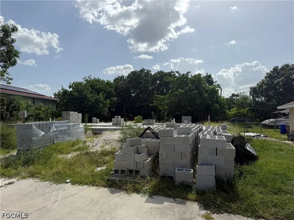 382 Melody Court Fort Myers FL 33916