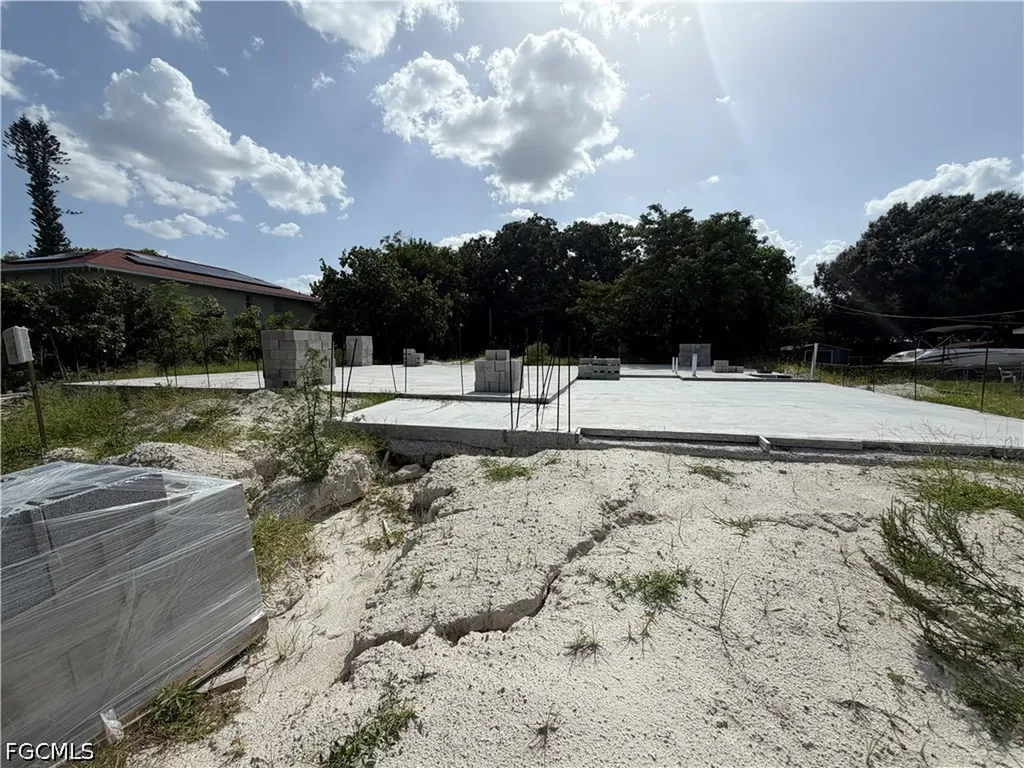 382 Melody Court Fort Myers FL 33916