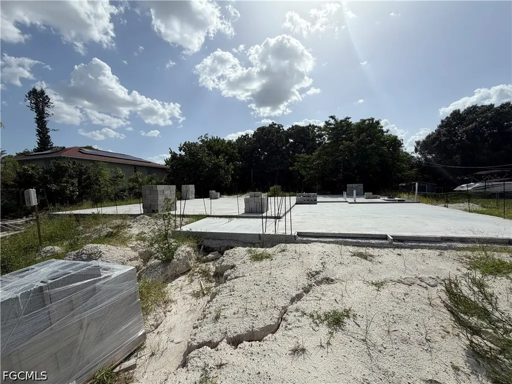 382 Melody Court Fort Myers FL 33916