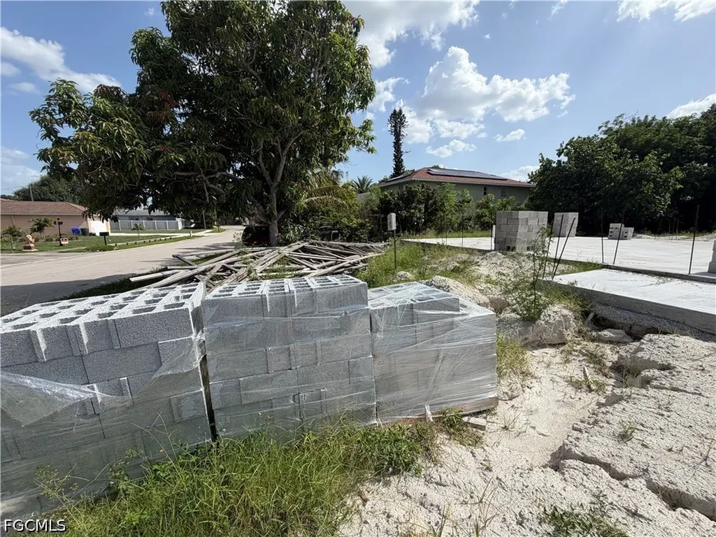 382 Melody Court Fort Myers FL 33916