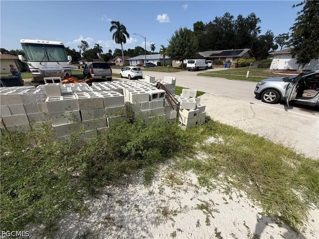 382 Melody Court Fort Myers FL 33916