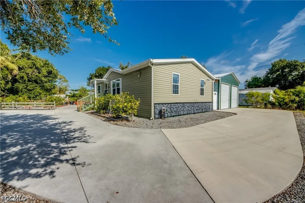 356 Sacramento Street North Fort Myers FL 33903
