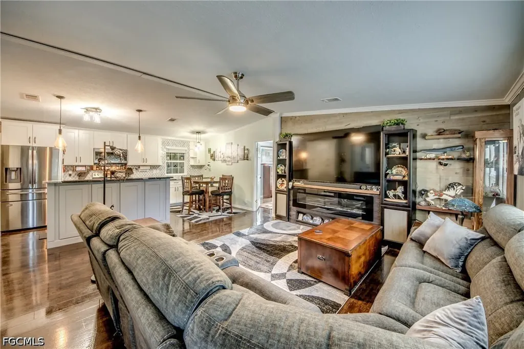 356 Sacramento Street North Fort Myers FL 33903