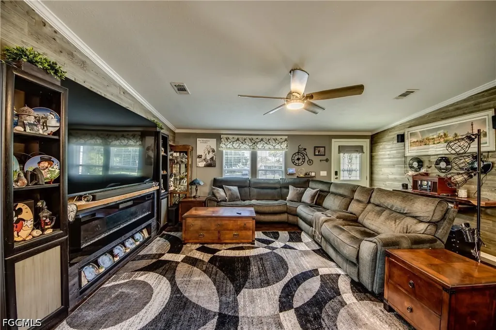356 Sacramento Street North Fort Myers FL 33903