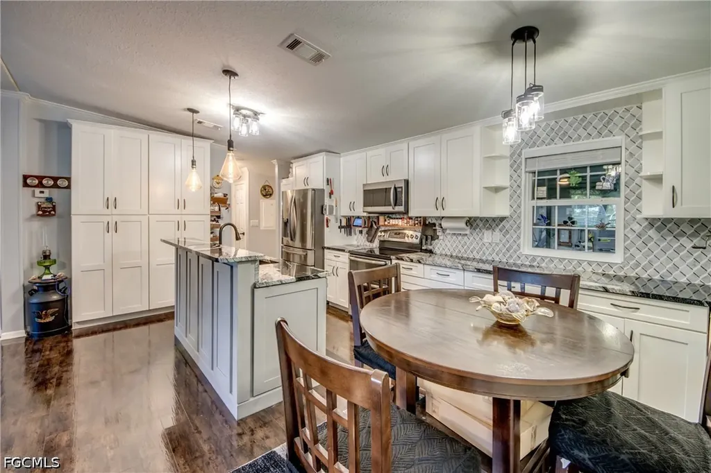 356 Sacramento Street North Fort Myers FL 33903