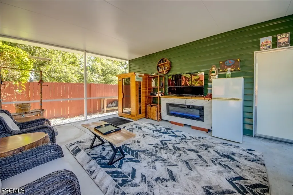 356 Sacramento Street North Fort Myers FL 33903
