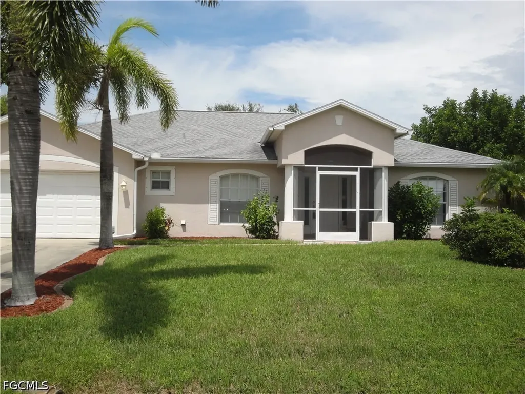 301 SE 1st Street Cape Coral FL 33990