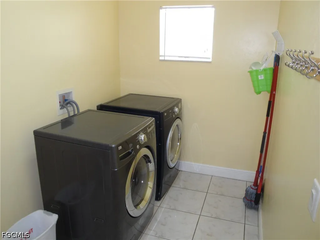301 SE 1st Street Cape Coral FL 33990