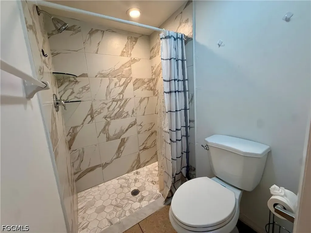 1429 Cape Coral Parkway W Cape Coral FL 33914