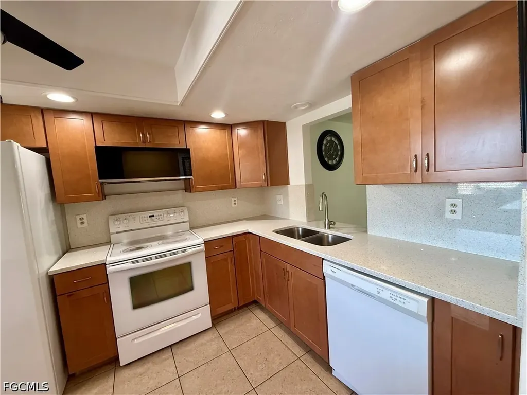 1429 Cape Coral Parkway W Cape Coral FL 33914