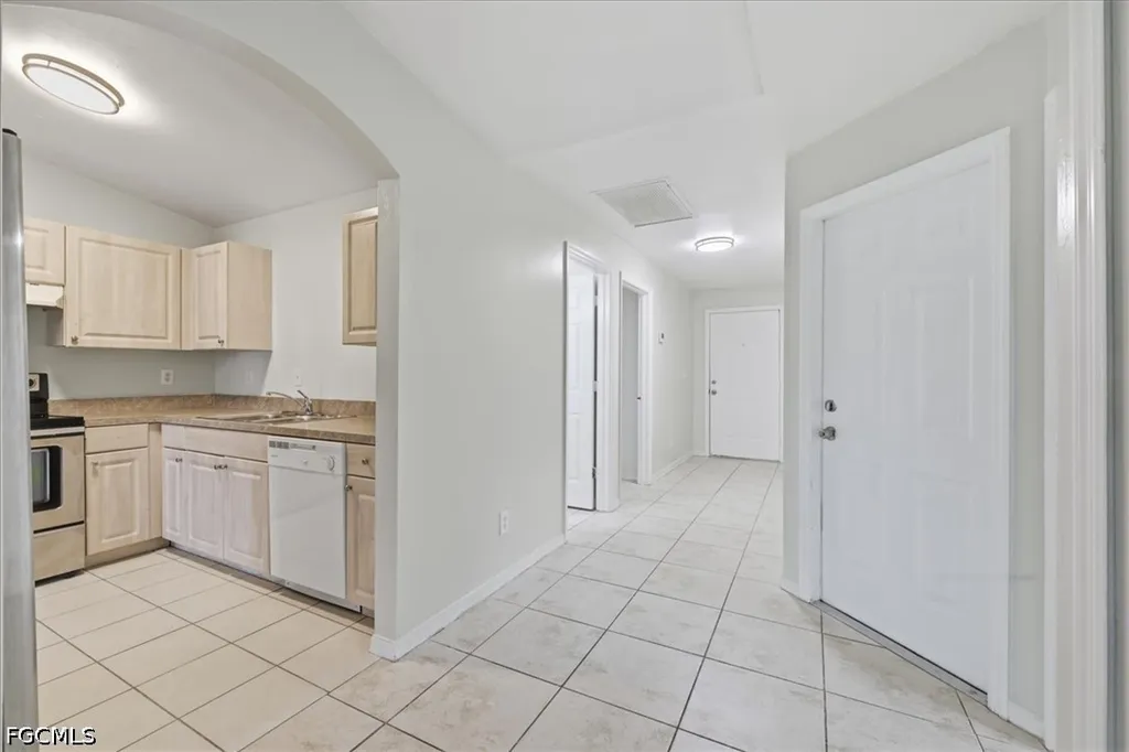 912 SE 6th Court Cape Coral FL 33990