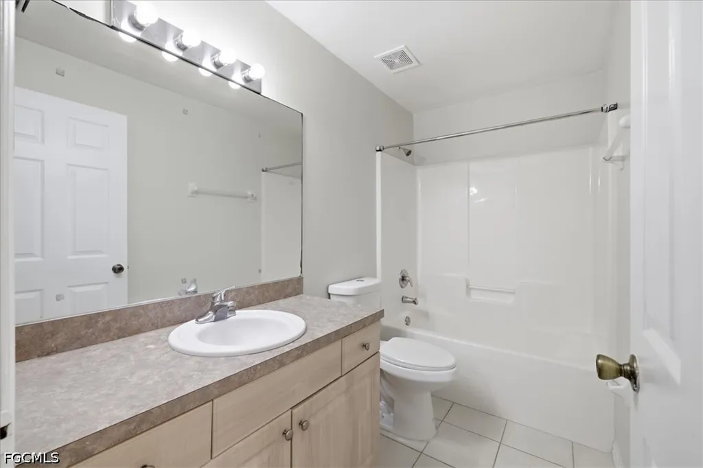 912 SE 6th Court Cape Coral FL 33990