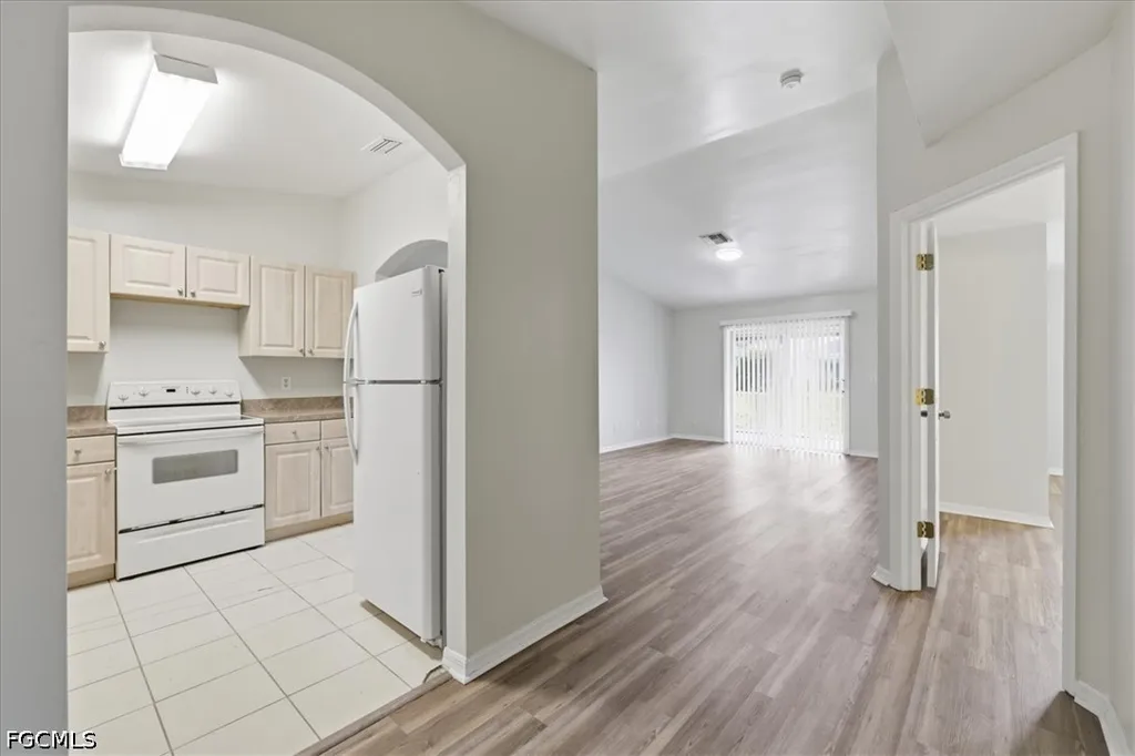 912 SE 6th Court Cape Coral FL 33990