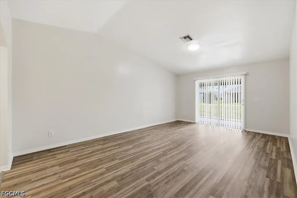 912 SE 6th Court Cape Coral FL 33990
