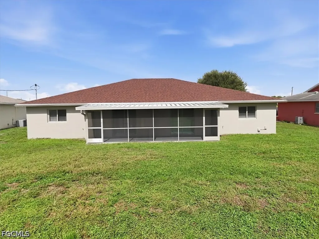 912 SE 6th Court Cape Coral FL 33990
