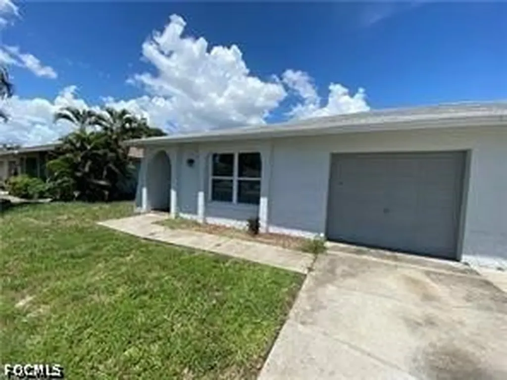 4131 Skyline Boulevard Cape Coral FL 33914