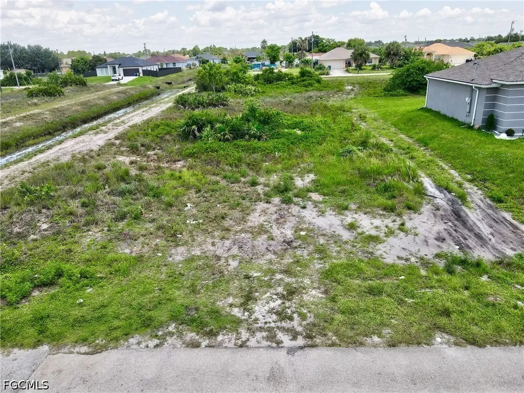 2718 25th Street SW Lehigh Acres FL 33976