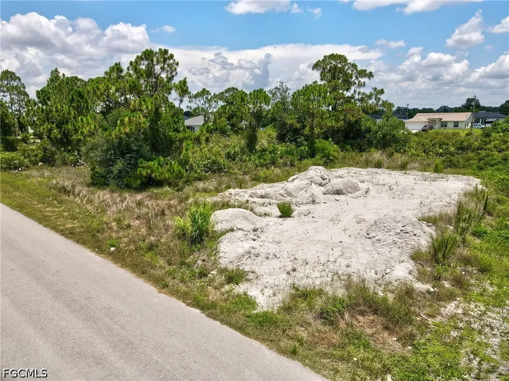 2612 25th Street SW Lehigh Acres FL 33976