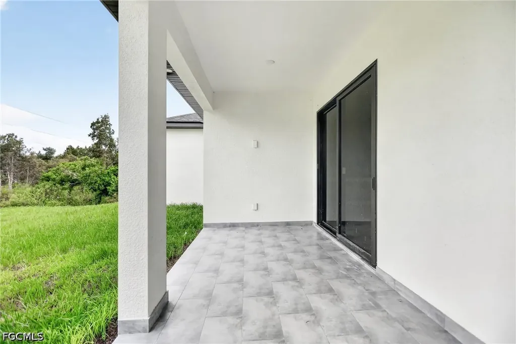 2701 28th Street SW Lehigh Acres FL 33976