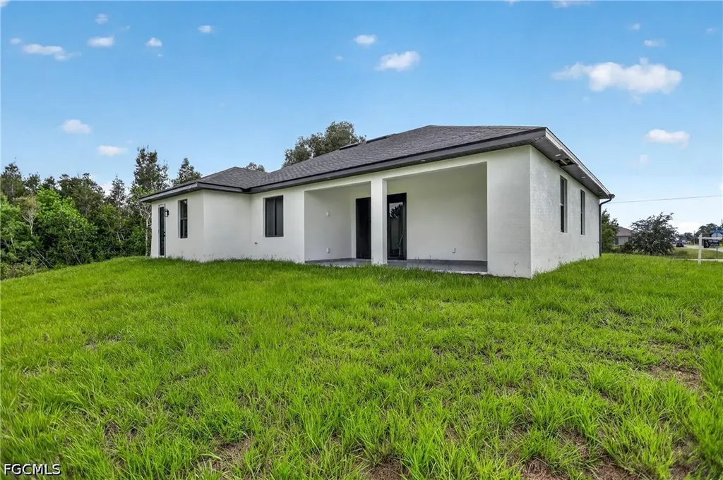 2701 28th Street SW Lehigh Acres FL 33976